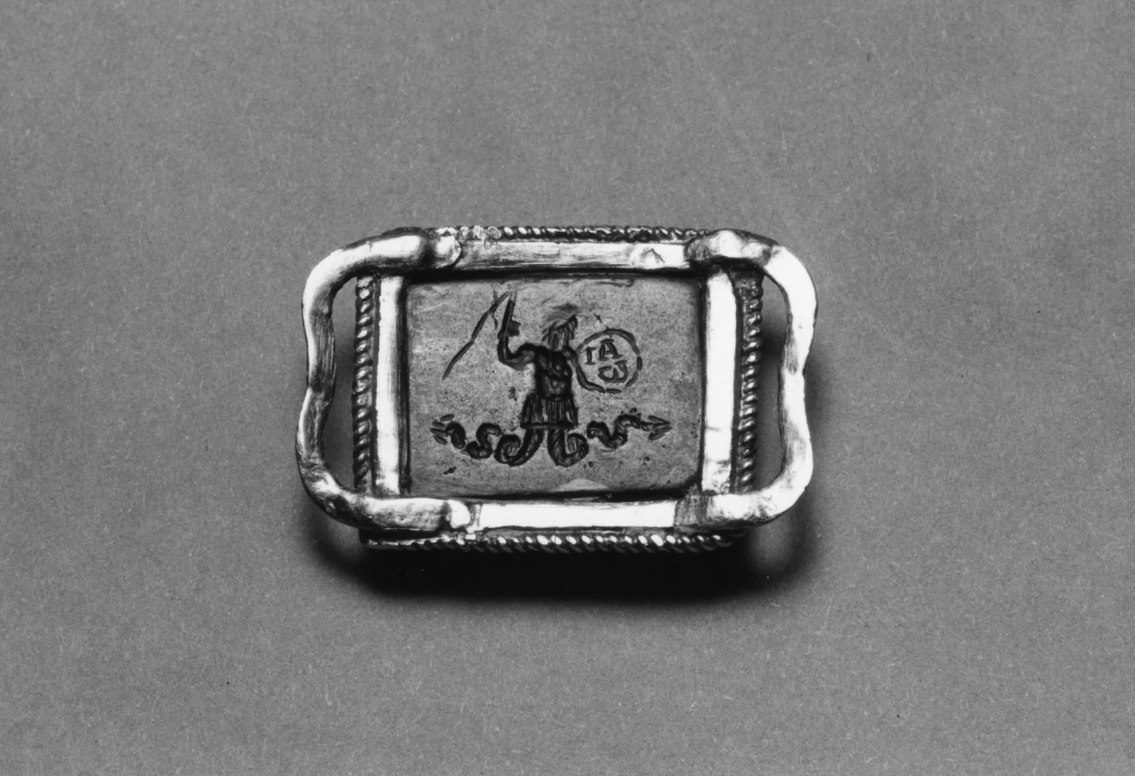 Римский амулет с изображением Митры и Абраксаса. Walters Art Museum, CC BY-SA 3.0». Wikimedia