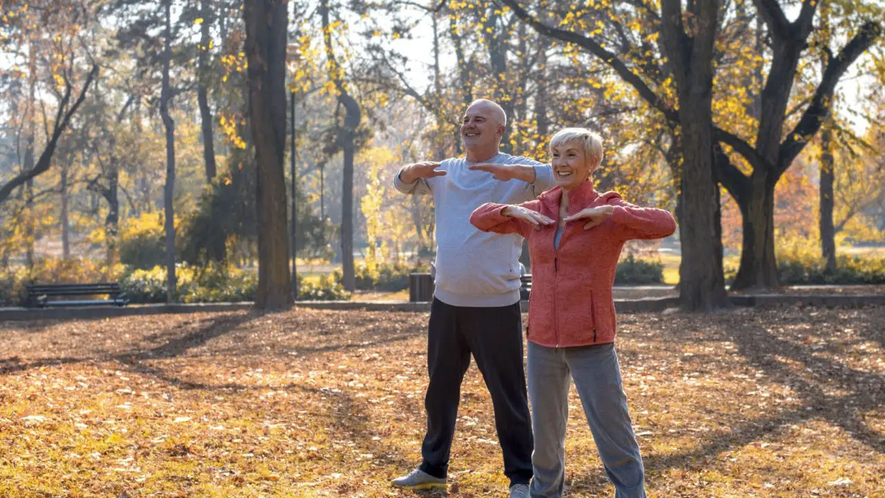 Пенсионеры на зарядке