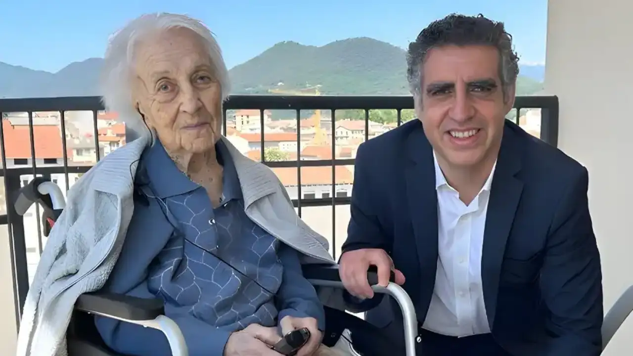 Мария Браньяс Морера вместе с учёным Манелем Эстеллером.