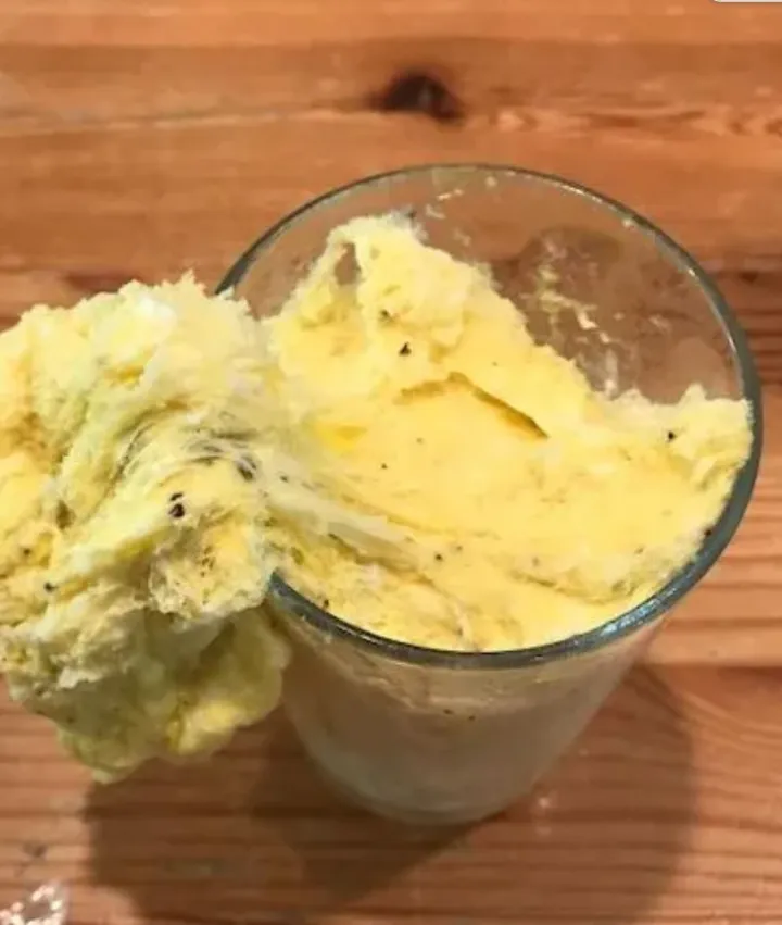 «Провальная попытка приготовить яйца в микроволновке».