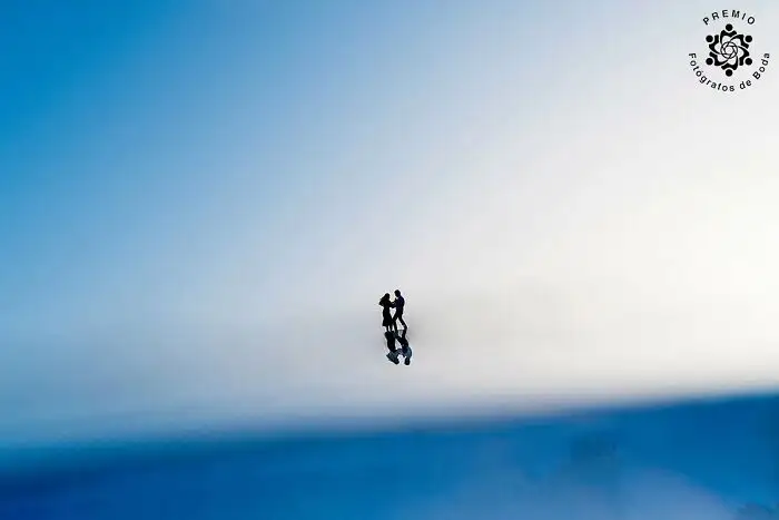 Маленькие люди, гигантская любовь — доказательство того, что романтика делает мир маленьким.