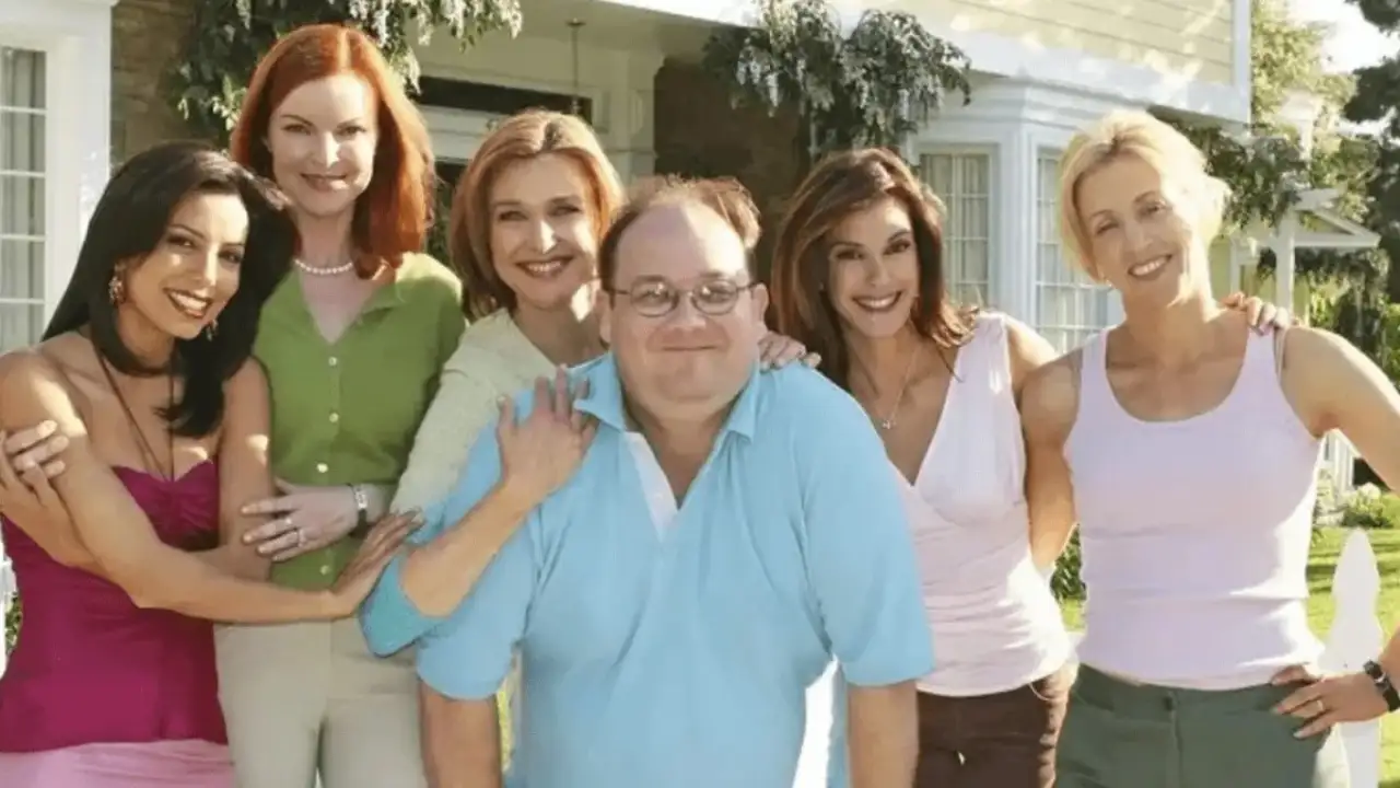 Марк Черри (в центре).