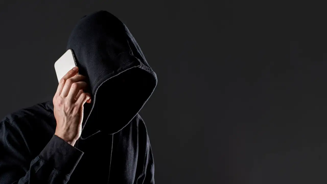 Телефонный мошенник