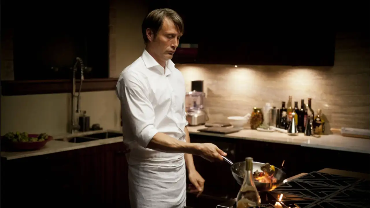 Мадс Миккельсен в роли Ганнибала Лектера.