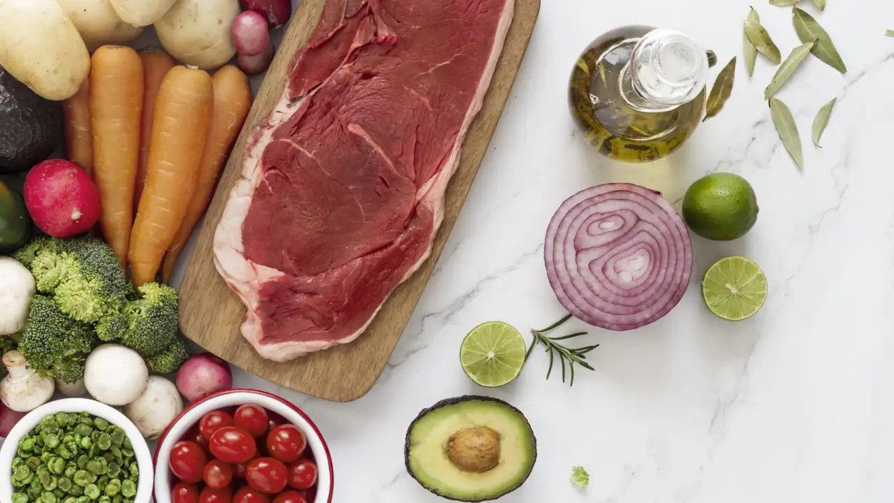 Овощи и мясо.