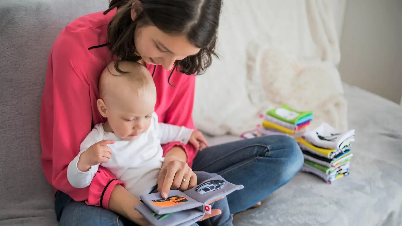 Мама с ребенком.