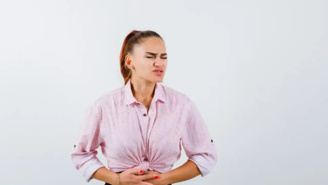 © freepik.com Боль в животе.