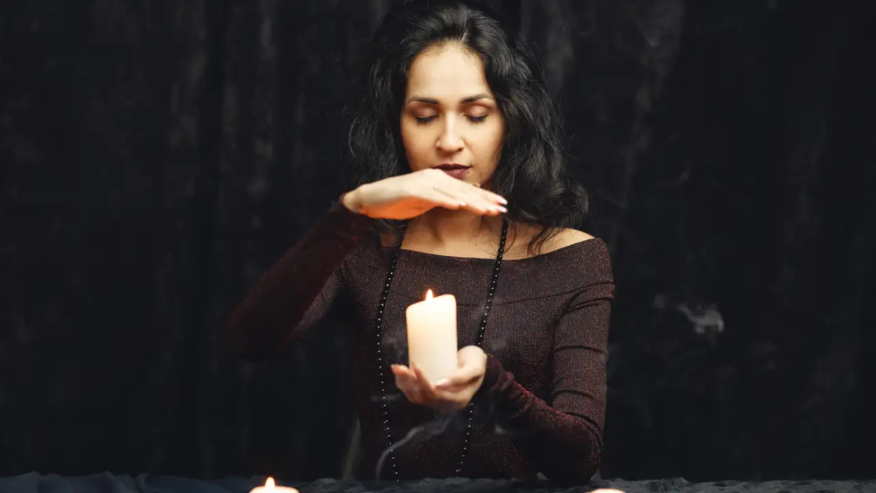 Таинственная женщина.