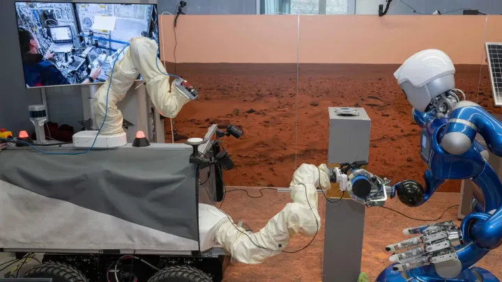 Астронавт смог управлять роботами в марсианской лаборатории, находясь на орбите Земли.