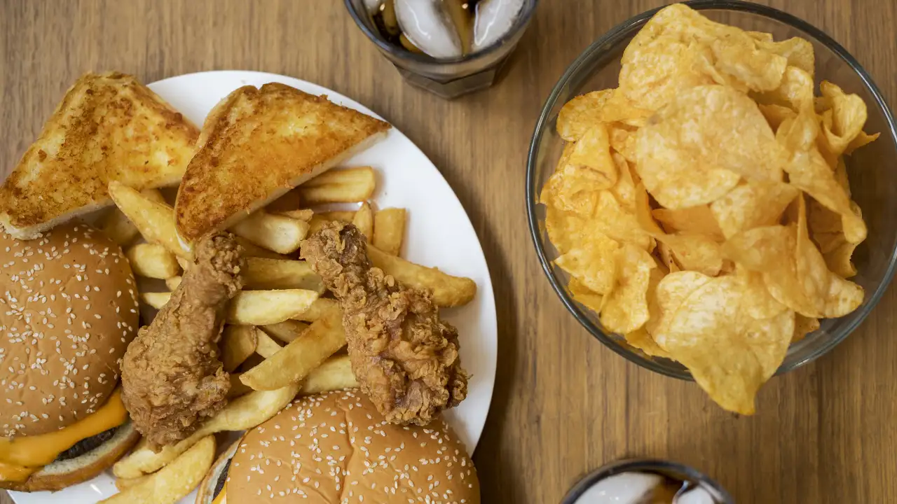 Жирная пища.