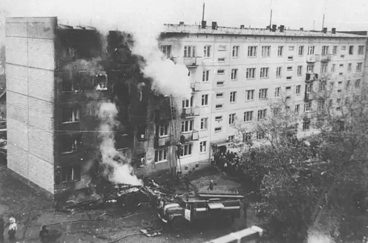 Дом сразу после происшествия.