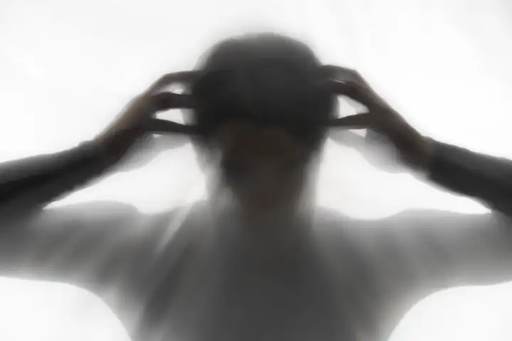 Люди с шизофренией слышат внутренний голос как внешний. Люди с шизофренией слышат внутренний голос как внешний.