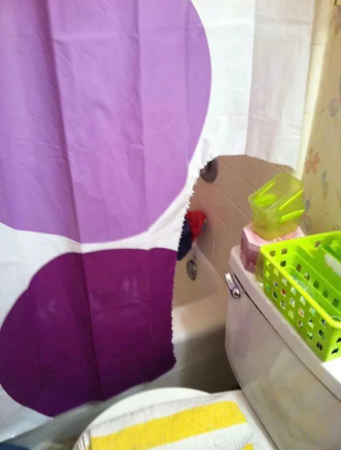 «Когда у моего ребенка заканчивается туалетная бумага, он начинает импровизировать».