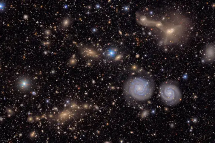 Небольшая часть скопления Девы. Небольшая часть скопления Девы.