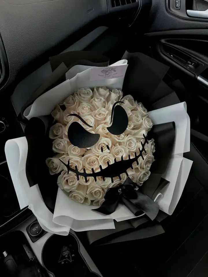 Композиция с лицом Джека Скеллингтона. Композиция с лицом Джека Скеллингтона.