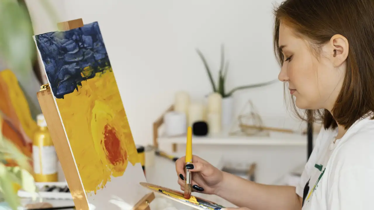 Занятие рисованием.