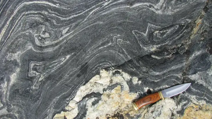 На берегах Гудзонова залива расположены старейшие в мире скалы. На берегах Гудзонова залива расположены старейшие в мире скалы.