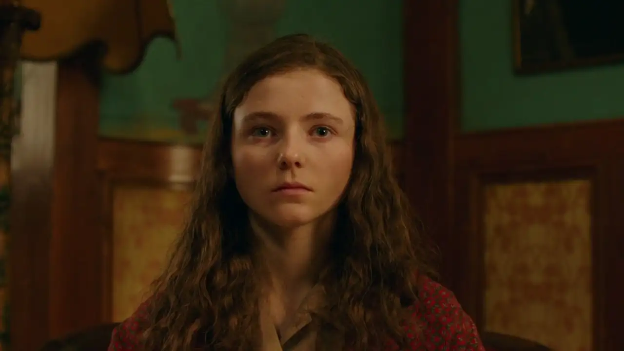 Томасин Маккензи в фильме «Кролик Джоджо».