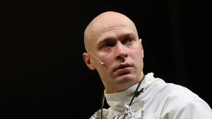 Прокатчик отказался от фильма «Искусственный», в котором снялся Юра Борисов