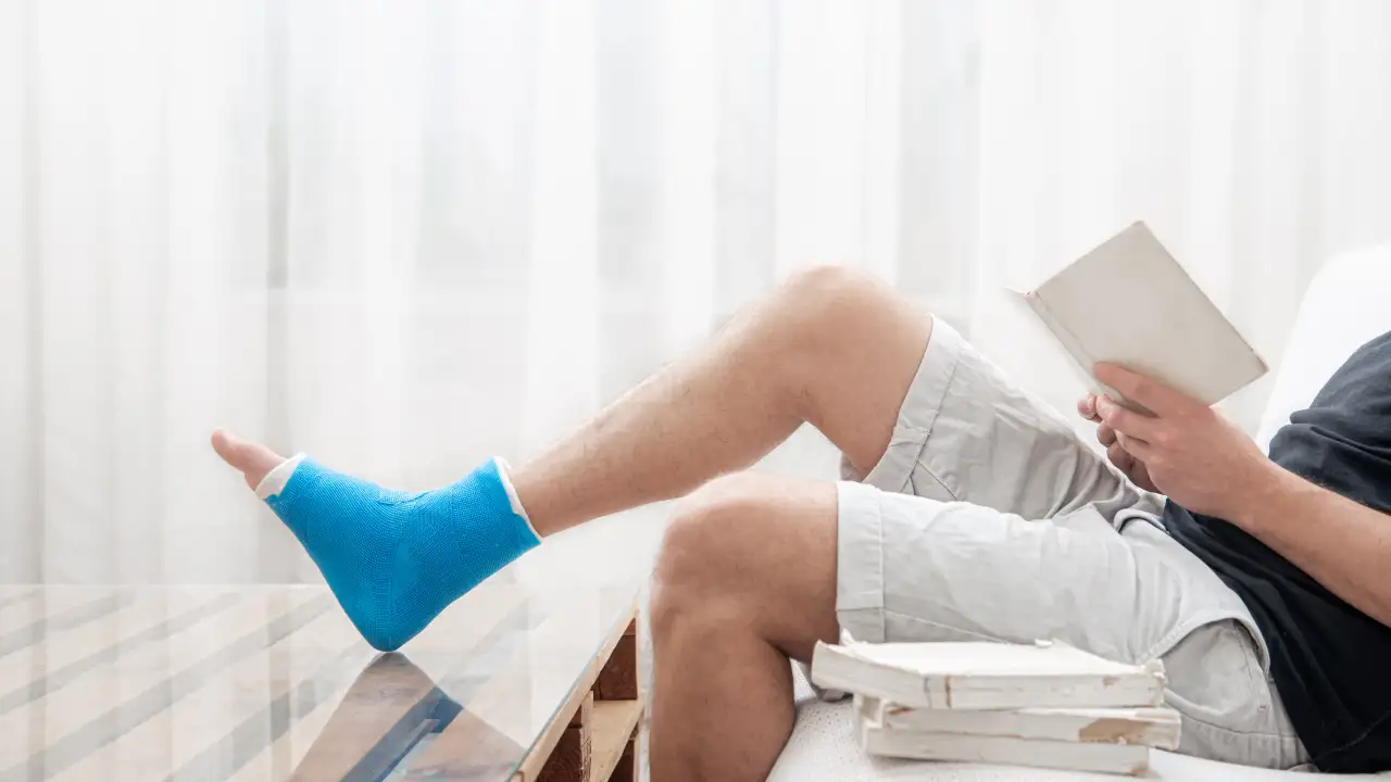 Перелом ноги.