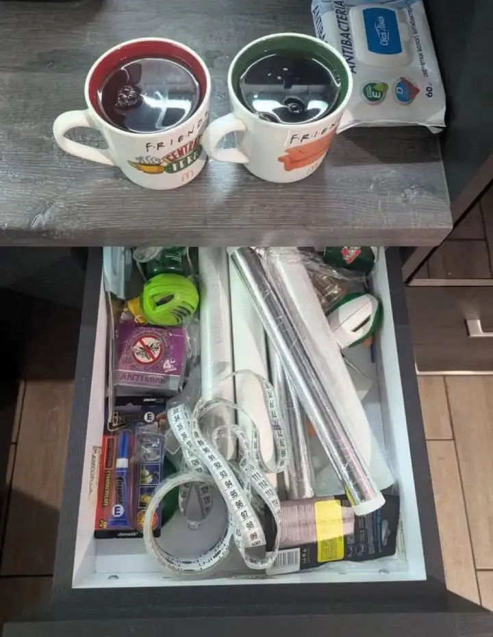 Найдите ножницы на этом фото. Найдите ножницы на этом фото.