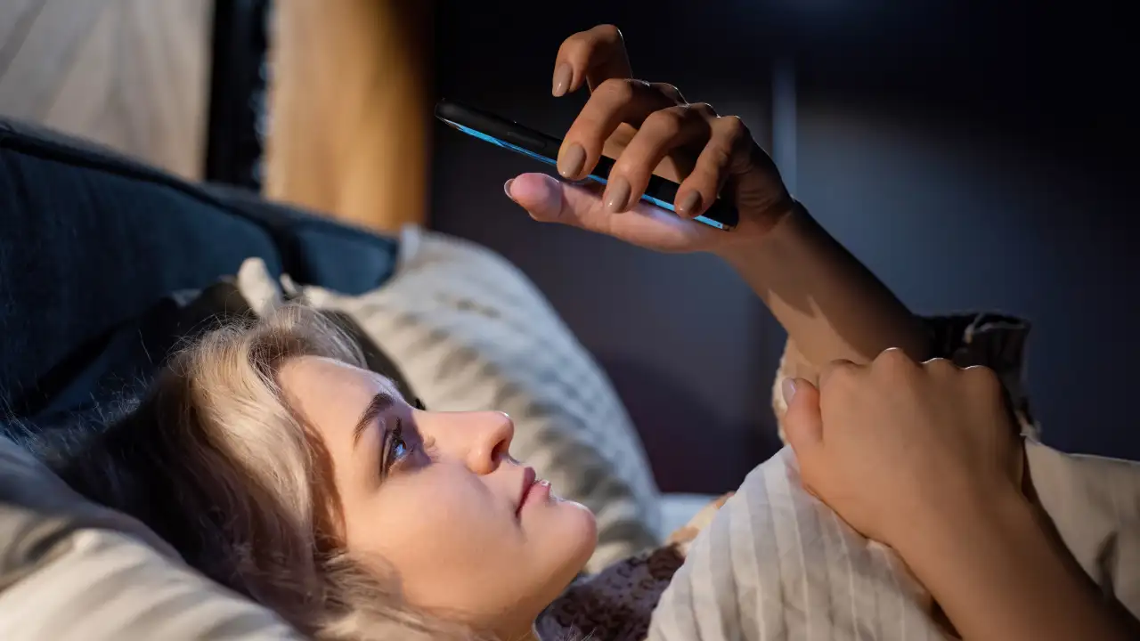 Использование телефона перед сном.