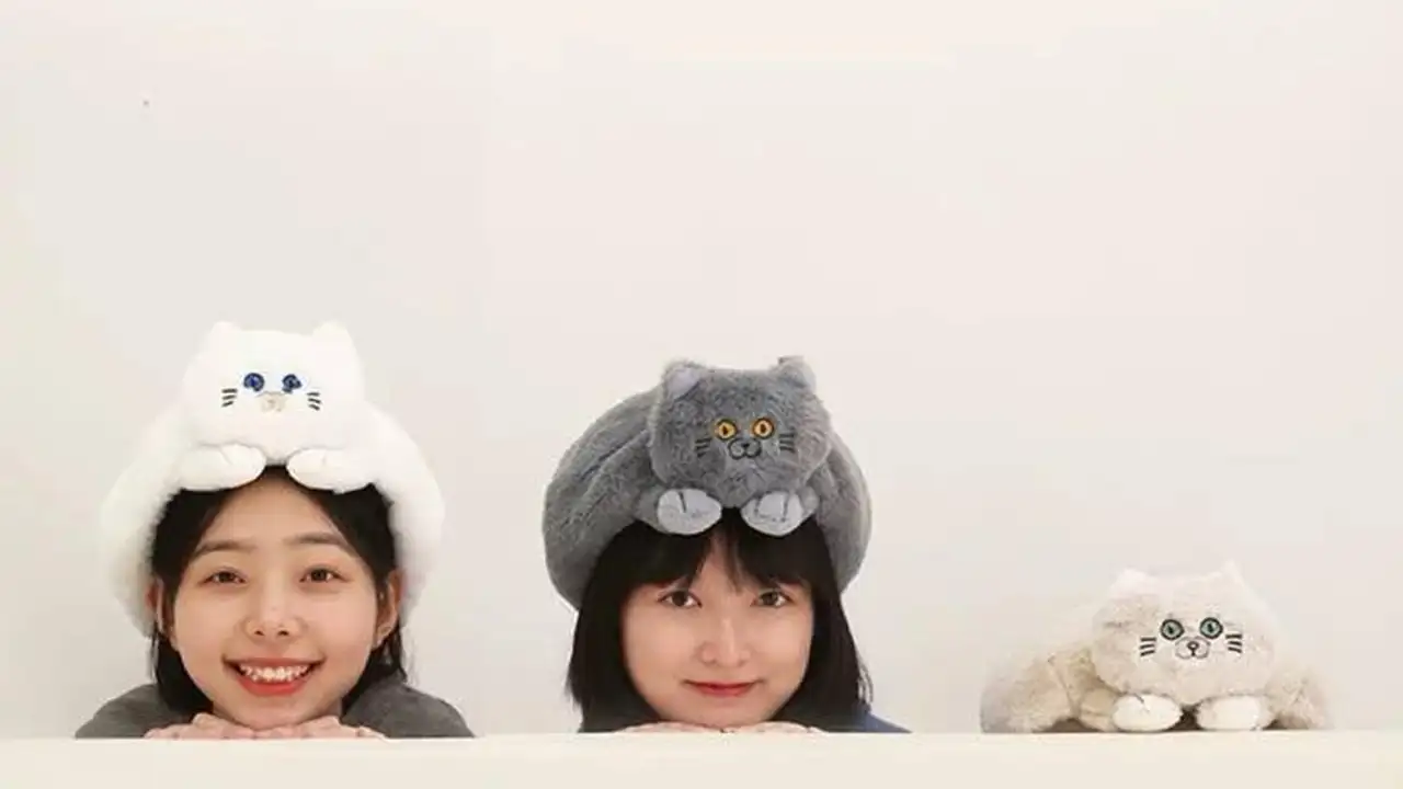 Шапки в виде котиков.