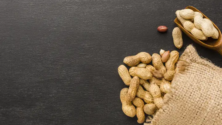 Бактерии в полости рта и кишечнике защищают от тяжелой аллергии на арахис