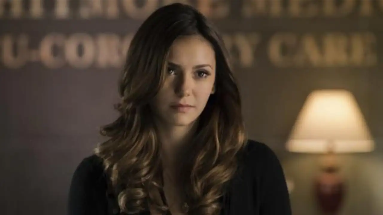 Нина Добрев в сериале «Дневники вампира».