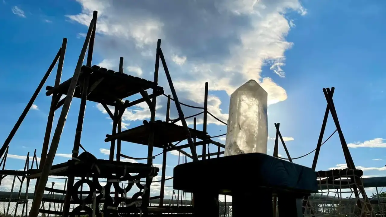 Кварцевый монолит.