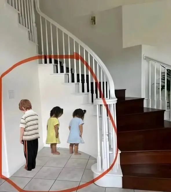 Другие решили организовать там воспитательный уголок для детей. Другие решили организовать там воспитательный уголок для детей.