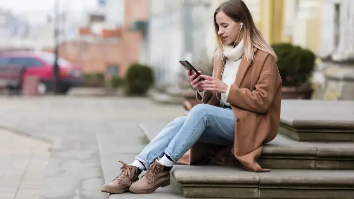 Зависимость от телефона связана с недостатком самоконтроля 