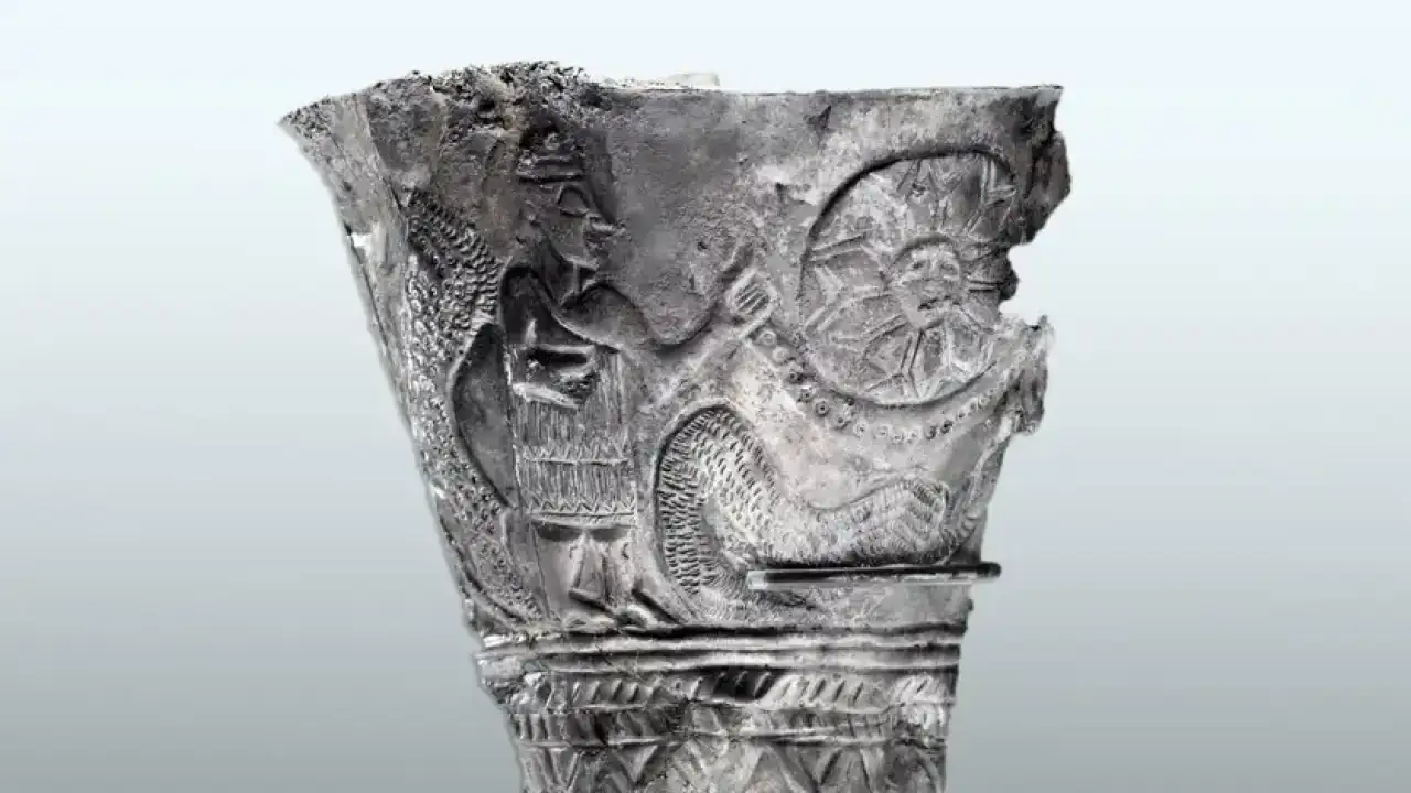 Серебряный кубок.