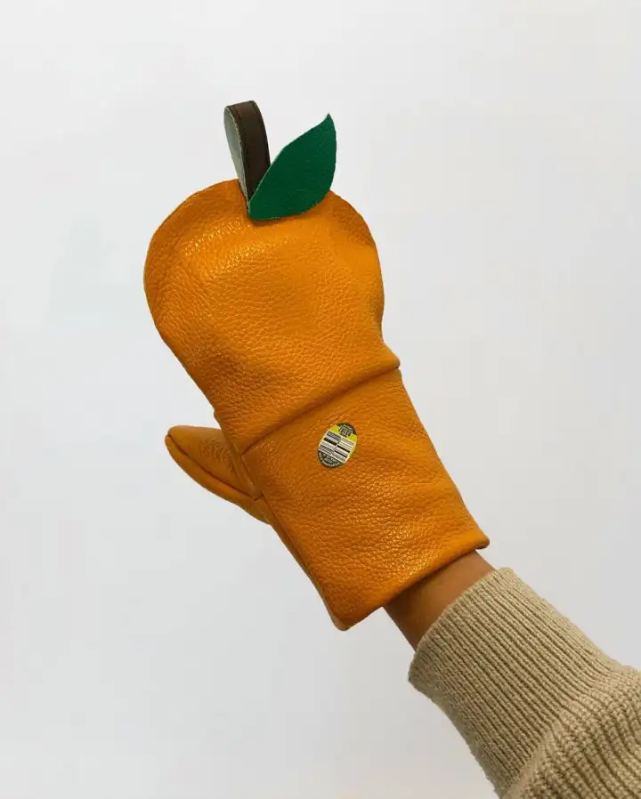 Целая варежка-мандарин.