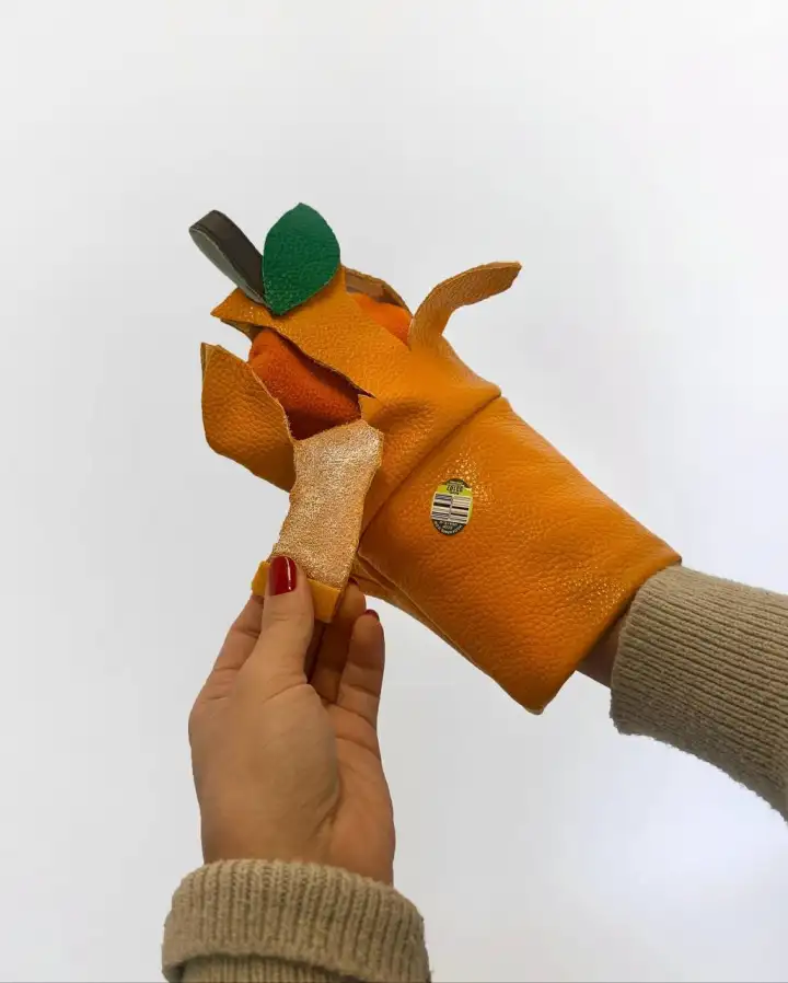 Чистка варежки-мандарина.