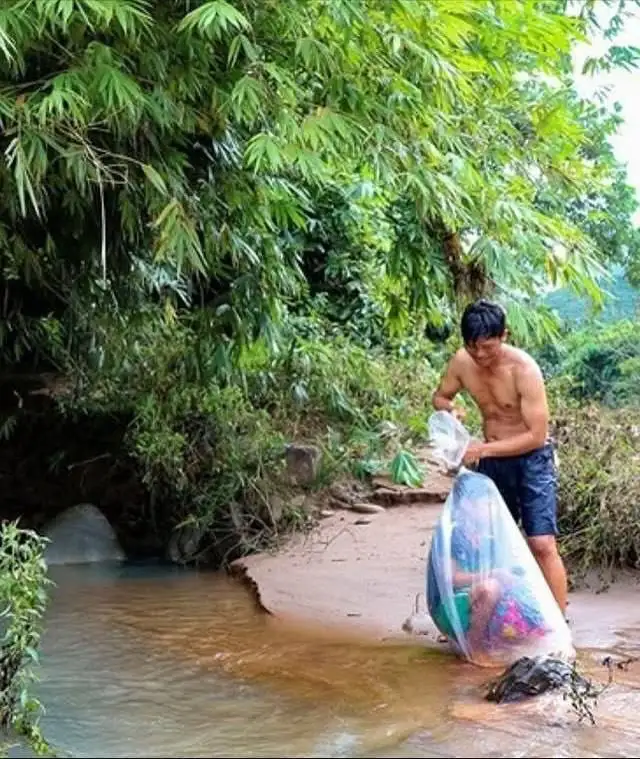 Поэтому в школе они остаются на неделю.