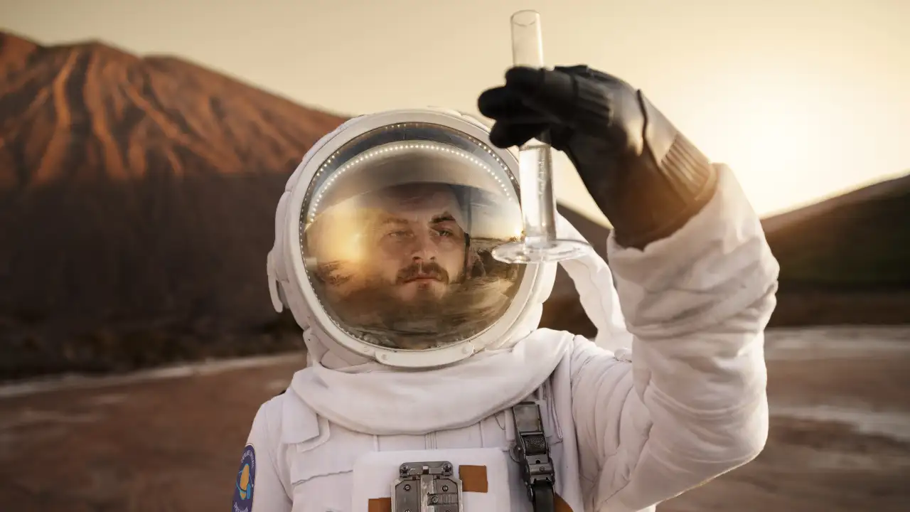Космонавт на Марсе.