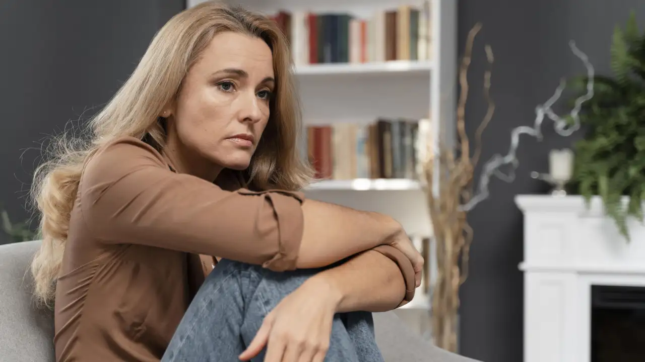 Одинокая женщина.