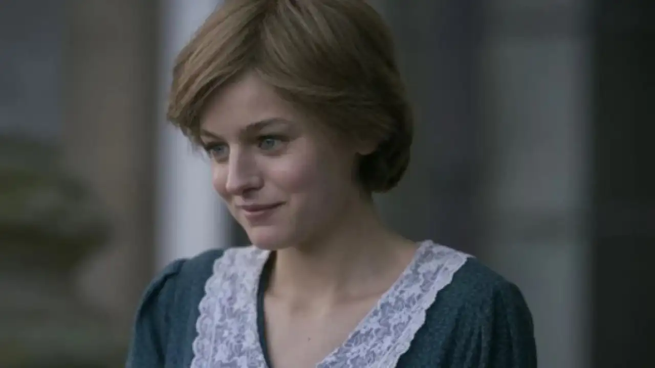 Эмма Коррин в сериале «Корона».