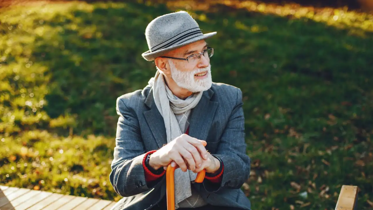 Элегантный старик 