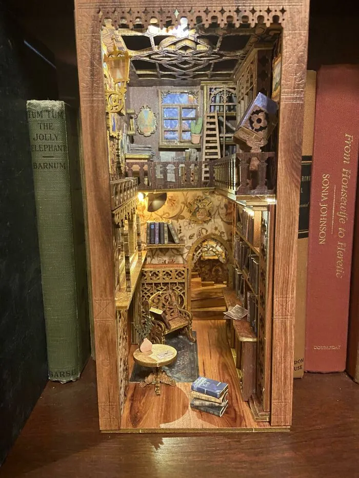 «Я сделал свой первый книжный уголок!»