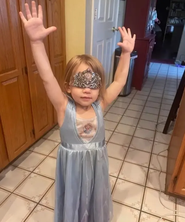 © Imgur/johnnyfivejmc