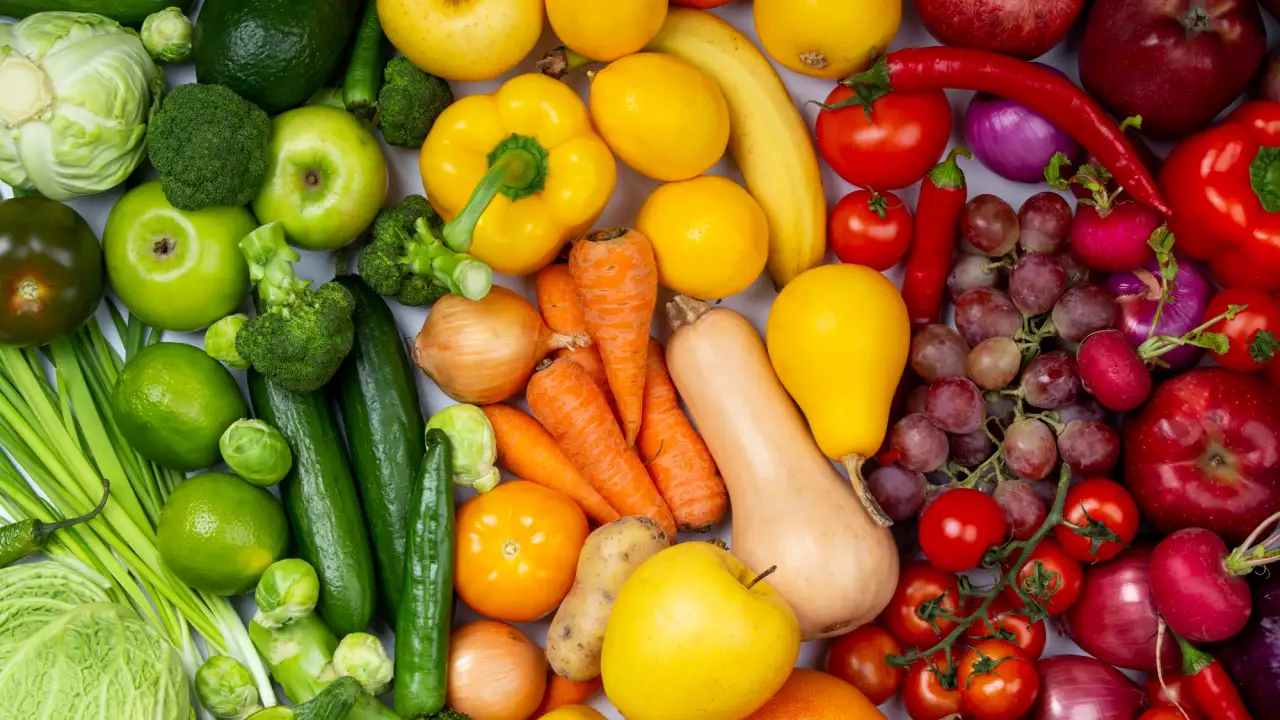 Овощи и фрукты.