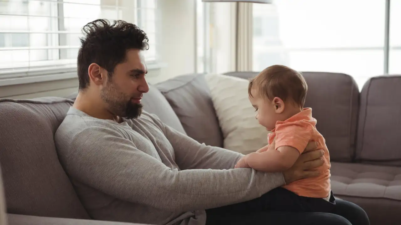 Отец с ребенком.