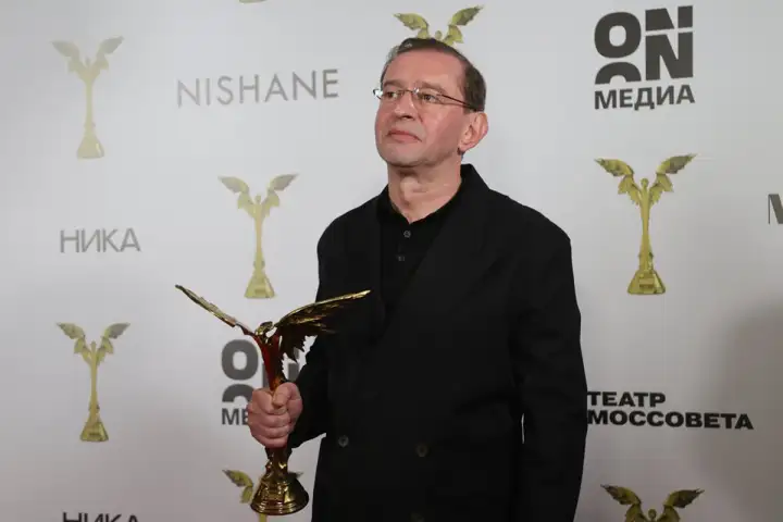 Константин Хабенский на церемонии вручения премии «Ника» в Государственном академическом театре имени Моссовета. 