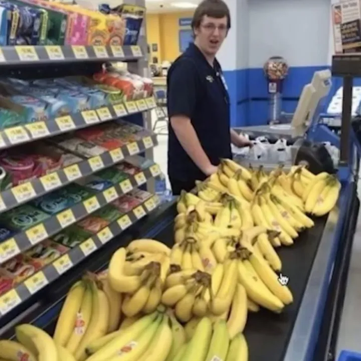 Кто-то безумно любит бананы.