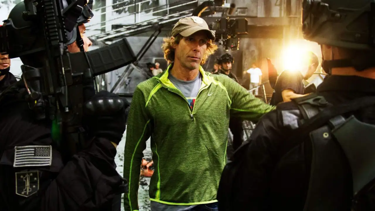 Майкл Бэй на съемках. 