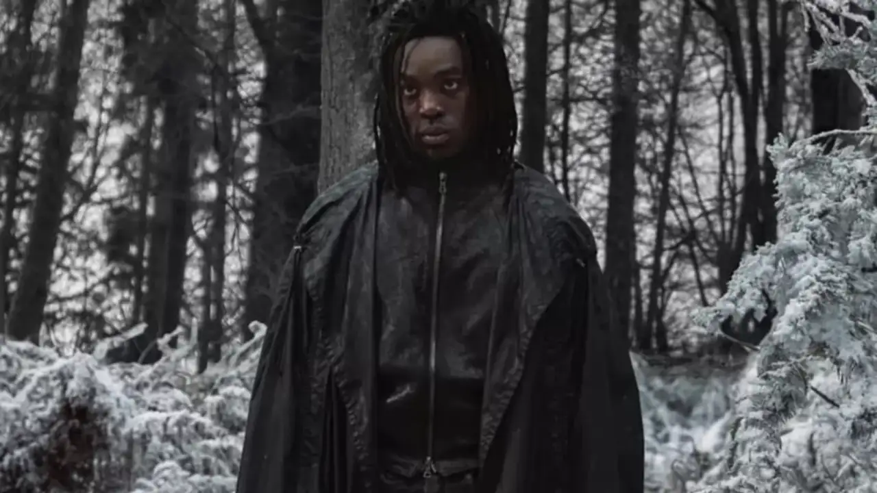 кадр из видео