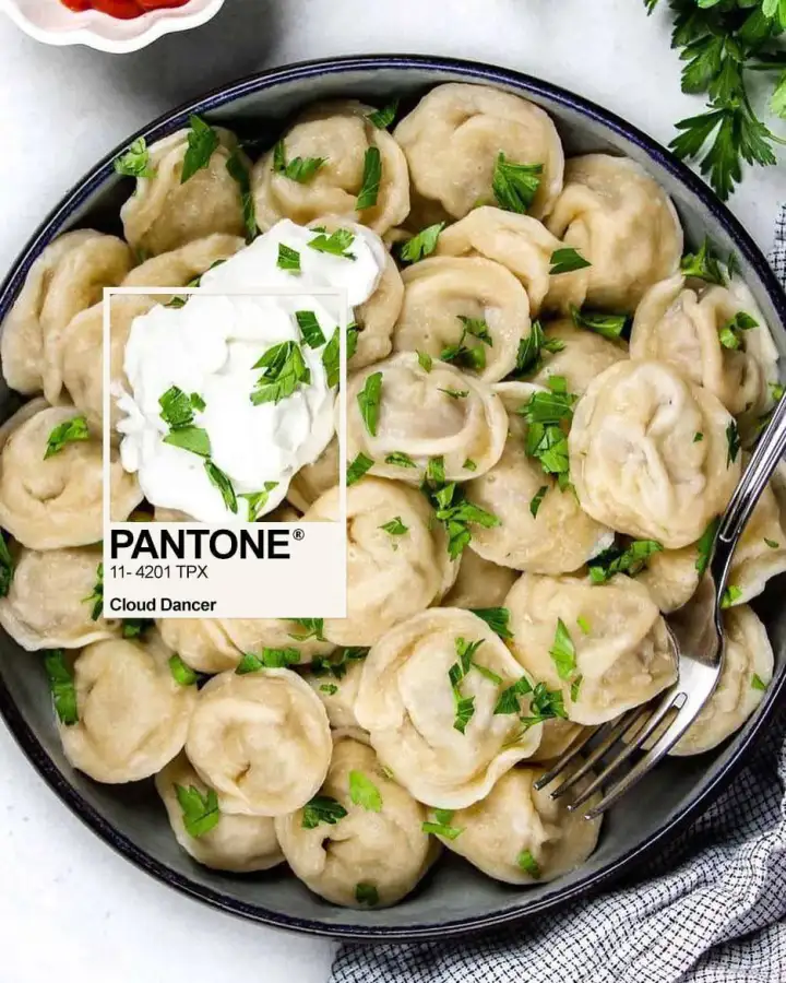 А может пельмешками со сметанкой? А может пельмешками со сметанкой?