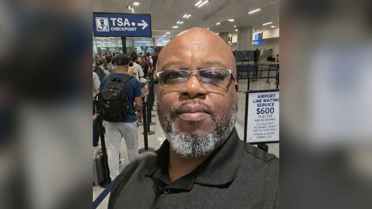 Мужчина, который сделал бизнес на очередях.